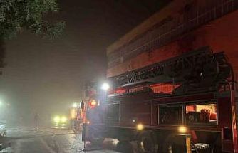 Uşak’ta poşet fabrikasında çıkan yangın söndürüldü