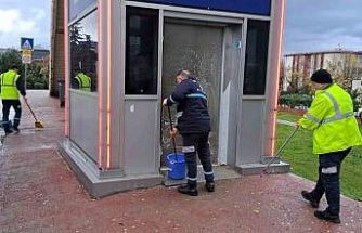 Üst geçit asansörlerinde periyodik temizlik