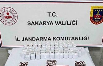 Uyuşturucu ve uyarıcı madde satacağı tespit edilen şüpheliyi jandarma yakaladı