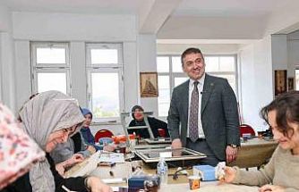 Vali Sözer "Halk eğitimi faaliyetleri toplumsal kalkınmaya da önemli katkılar sunuyor"