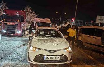 Van’da 4 aracın karıştığı kazada 4 kişi yaralandı