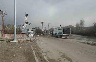 Van’da hemzemin geçitte ışık arızası trafiği kilitledi