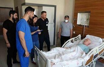 Van’da ölümcül damar yırtığı 15 kişilik ekip tarafından ameliyat edildi