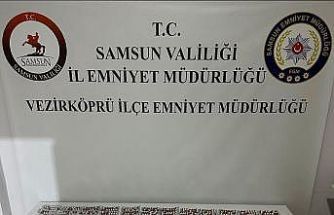 Vezirköprü’de araçta bin 308 adet uyuşturucu hap ele geçirildi