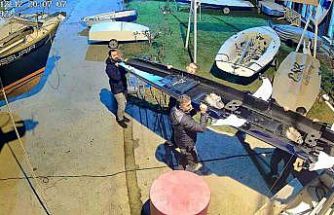 Yelken kulübüne kaçak tekne operasyonu