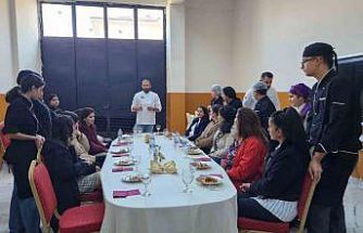 Yemekleri bu kez öğrenciler yaptı, anneler jüri oldu