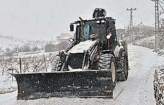 Yeşilyurt’ta karla mücadele aralıksız sürüyor