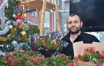 Yılbaşına sayılı günler kala çiçekçilerde tatlı bir telaş başladı