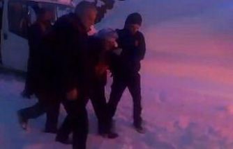 60 yaşındaki hasta 5 saat süren çalışmanın ardından hastaneye ulaştırıldı