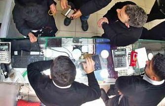 700 bin liralık vurgunu dikkatli esnaf önledi