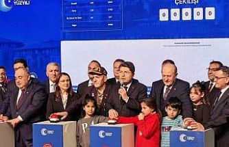 Adalet Bakanı Yılmaz Tunç, memleketinde TOKİ kurasına katıldı