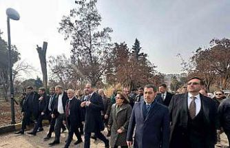 AK Parti Gaziantep Milletvekili Bünyamin Bozgeyik: "Halep huzura koşuyor"