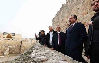 AK Parti heyetinden Halep’e çıkartma