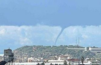 Alanya’da denizde oluşan hortum kamerada