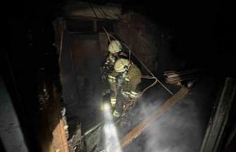 Alevlerin küle çevirdiği fabrika içerden görüntülendi