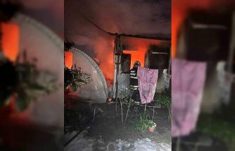 Altınözü’nde konteyner ve çadır yandı