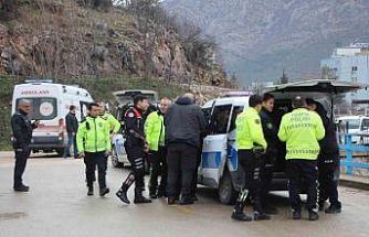Amasya’da ‘dur’ ihtarına uymayıp kaçan motosikletli çocuk önüne çıkan polise çarptı