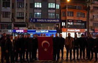 Anahtar Parti Denizli il binasına dev Türk bayrağı asıldı