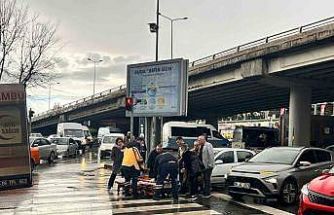 Ankara’da yaya geçidinde otomobilin çarptığı kadın yaralandı