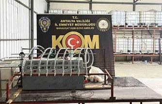 Antalya’da son 1 haftada suç işleme amacıyla örgüt kurma ve kaçakçılık suçlarından 14 kişi tutuklandı