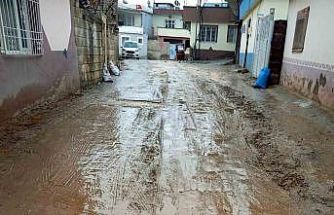 Araban’da vatandaşların çamur çilesi