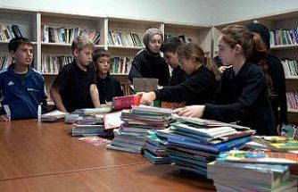 Atakum’da 10 binin üzerinde kitabı öğrencilerle buluştu