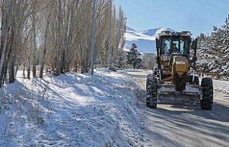 Atatürk Üniversitesi kampüsünde kar temizleme çalışmaları aralıksız sürüyor