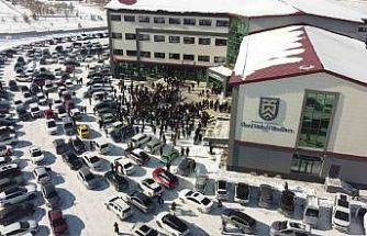 Atatürk Üniversitesi Özel Vakıf Okulları bursluluk sınavı, yoğun katılımla gerçekleşti