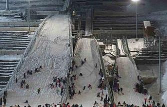 Atlama kuleleri pistinde kızak keyfi