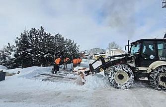 Aydıntepe’de karla mücadele ilçe genelinde devam ediyor