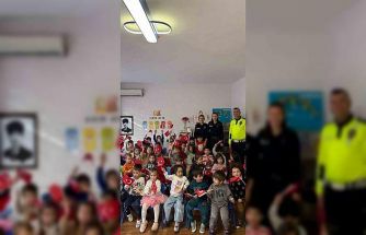 Balıkesir’de polisler miniklere trafik eğitimi verdi