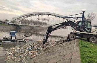 Bariyer sistemleriyle 16 bin kilogramdan fazla atığın denize ulaşması engellendi