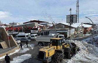 Başkale’de karla mücadele çalışması