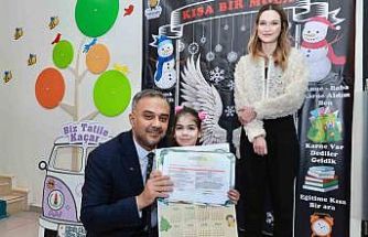 Başkan Toptaş’a karne programında doğum günü sürprizi