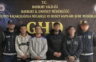 Bayburt’ta 8 düzensiz göçmen yakalandı