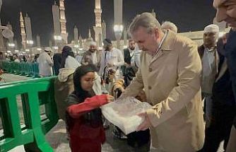 BBP Genel Başkanı Destici, Mescid-i Nebevi’de vatandaşlarla buluştu