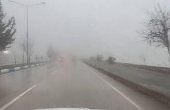 Besni’de yoğun sis ve sağanak etkili oldu