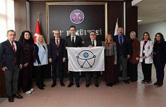 BEUN Tıp Fakültesine "Erişilebilirlik Belgesi" ve "Erişilebilirlik Logolu Bayrak" takdim edildi