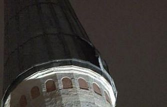 Beyazıt Camii’nin minaresindeki kurşun kaplama lodosta söküldü