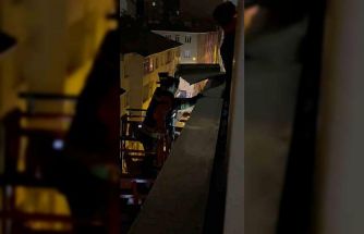 Binadan sarkan metal parça için itfaiyeden gece operasyonu