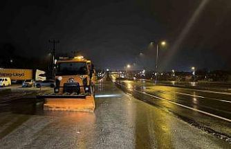 Bolu Dağı’nda sis ve sağanak yağış etkili: Karayolları ekipleri teyakkuzda