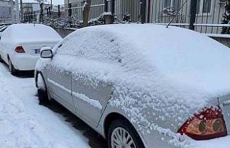 Bolu güne karla uyandı