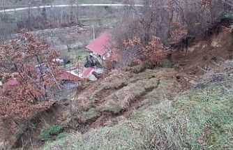 Bolu’da heyelan nedeniyle 3 ev boşaltıldı