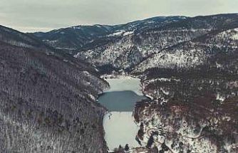 Boraboy Gölü’nün yüzeyi buz tuttu