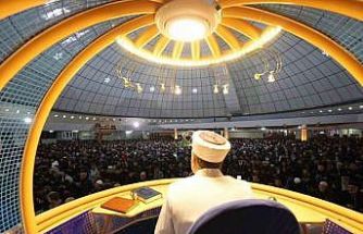 Bu haftaki Cuma hutbesinde "Namaz müminin miracıdır" mesajı