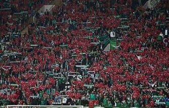 Bursaspor tribünleri Türk bayraklarıyla donatıldı