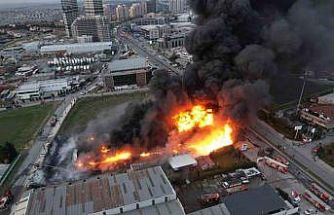 Büyükçekmece’de plastik kasa üretimi yapan fabrikada yangın