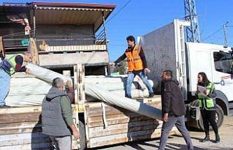Büyükşehir Belediyesi’nden hortumdan zarar gören üreticiye destek