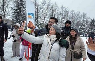 Çekmeköy’de kar şenliği: Yüzlerce vatandaş doyasıya eğlendi