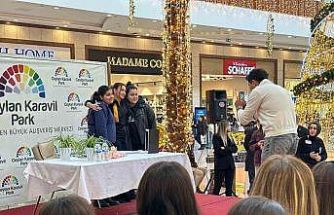 Ceylan Karavil Park AVM’de Beyza Alkoç imza günü yoğun ilgi gördü